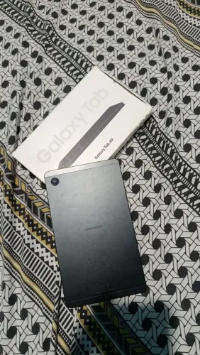 Tablet Samsung tab a9 8.7 polegadas excelente com 64gb com todos os acessórios.