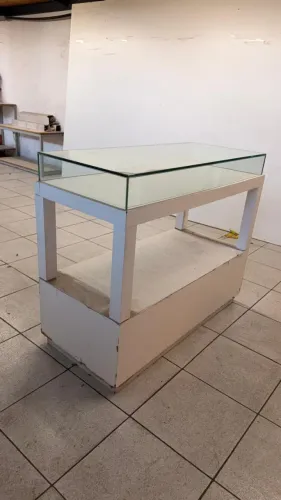 Balcão Aparador com vidro tipo joalheria Branco