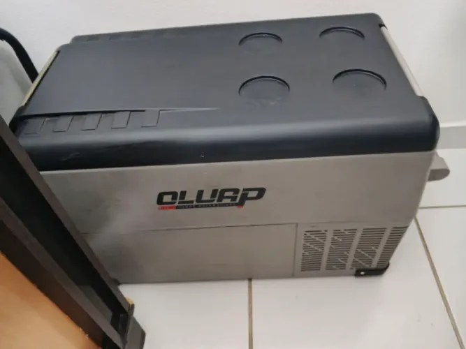 Geladeira interna para carreta quadrivolte 