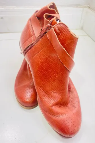 Bota cano curto de couro da Soulier