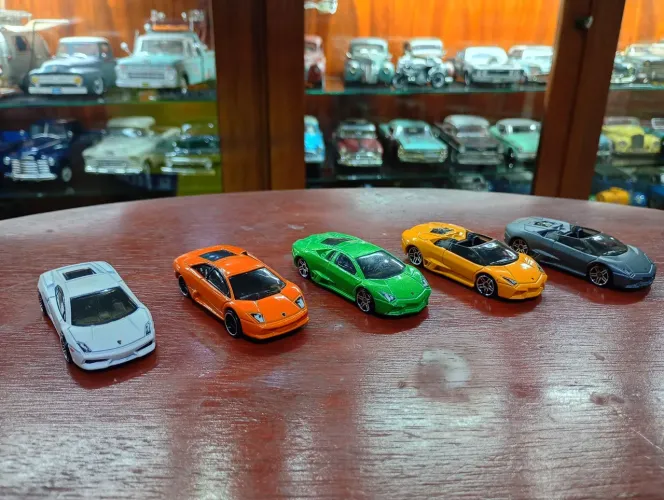 Ford Gt e lamborguini 1/64 Hotwheels 