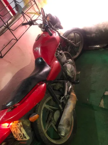 Moto toda boa
