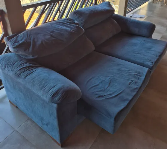 Vendo Sofá retrátil muito barato.