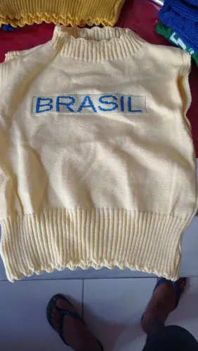 Blusa feminina da copa apenas 25 reais em algodão e crochê 