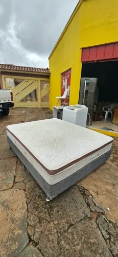 cama box casal Queen size 1.58cm X 1.98cm base e colchão mola ensacada marcas de uso
