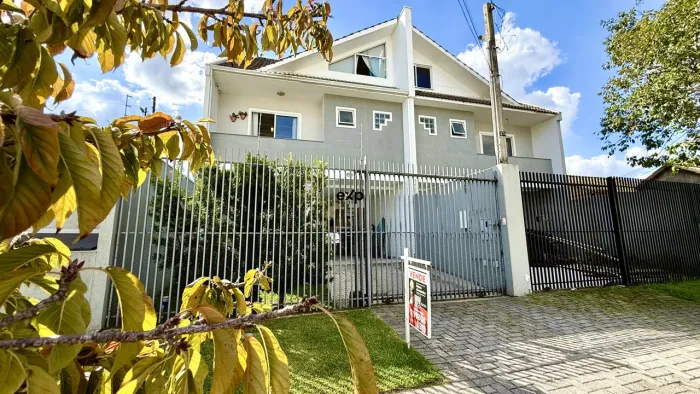 Sobrado à venda em Curitiba no bairro Uberaba