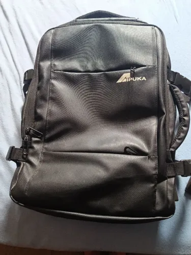 Mochila material  resistente várias repartições excelente estado 