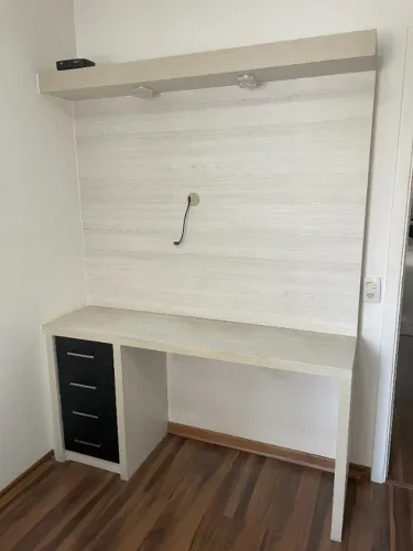 Painel e Bancada para Dormitório ou Escritório com Gaveteiro