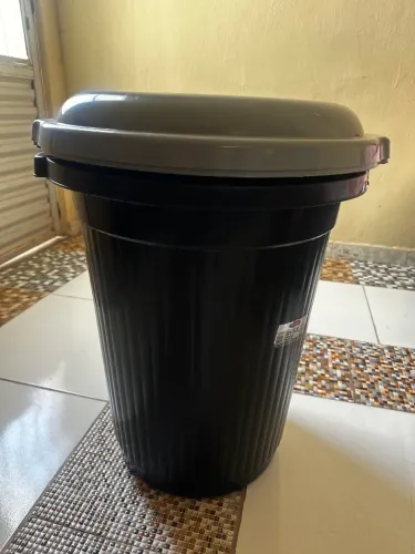 Balde de 60 litros com tampa
