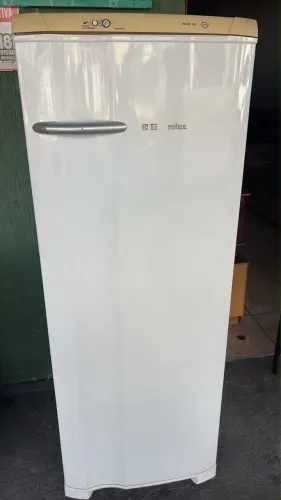 Geladeira 220v
