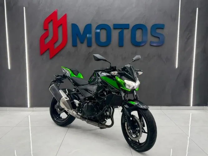 Kawasaki Z400 2022