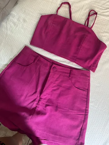 Conjunto rosa tamanho G ( veste M)