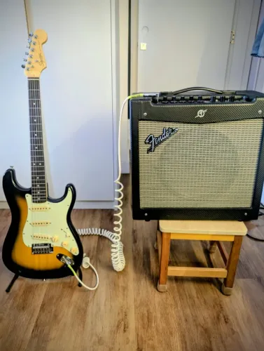Amplificador Fender Mustang II