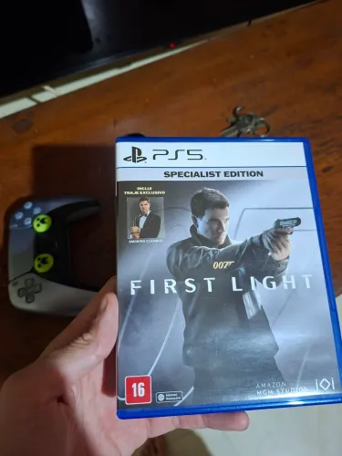 007 Fist Light - PS5