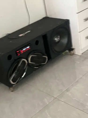 Vende caixa bob de som 