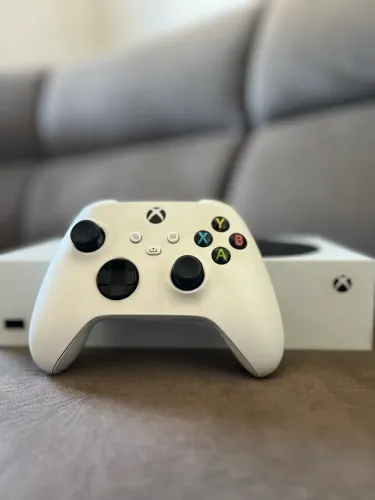 Xbox Series S 512GB + Controle Branco