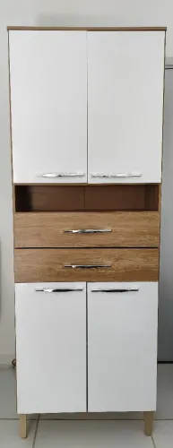 Armário de cozinha branco usado