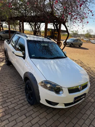 Fiat Strada Trekking 1.6 16V Flex CD 2013