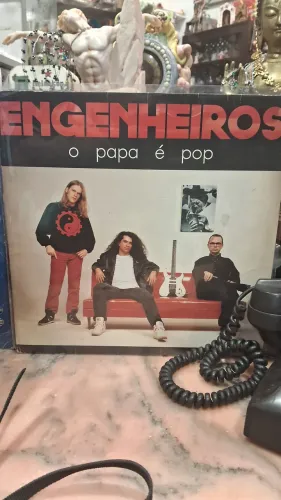 disco de vinil O Papa É Pop da banda brasileira Engenheiros do Hawaii, lançado em 1990.