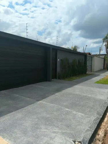 Casa com área gourmet e quintal amplo 3 quartos, suíte, 360 m² Jd. Alto São Francisco