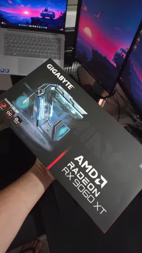 (Lacrada) RX 9060 XT 8GB Gigabyte Gaming OC