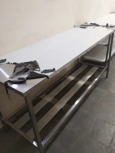 Mesa inox 1,90 x 70 uma prateleira 