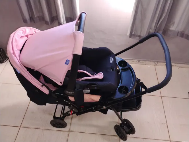 Carrinho de bebê + bebê conforto cosco