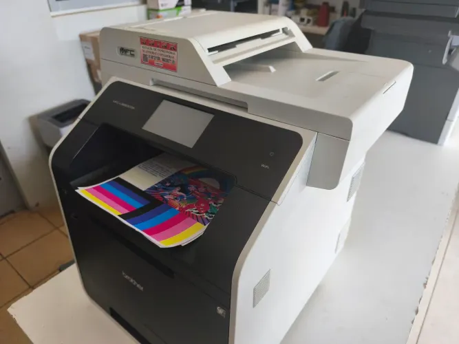 Multifuncional laser colorida
