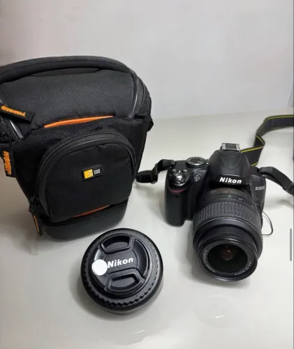 Máquina fotográfica Nikon D3000 DSLR