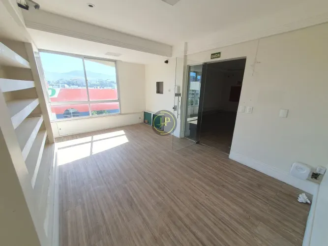 SALAS AMPLA COM 310M² BEM ESTRUTURADA DE FRENTE PARA RETA DA PENHA