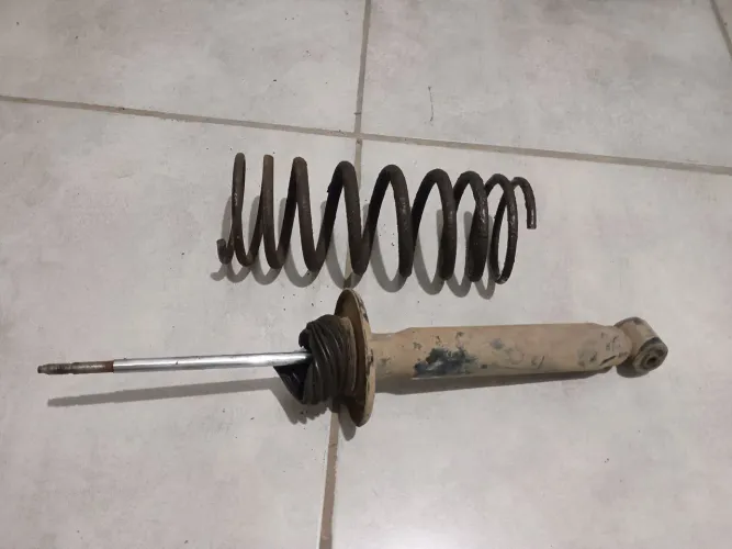 MOLA E AMORTECEDOR TRASEIRO SAVEIRO G3