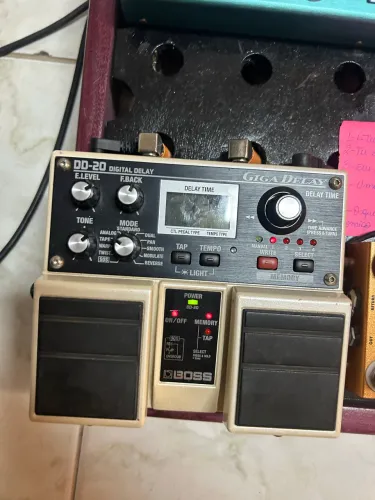 Pedal Boss dd20 delay 