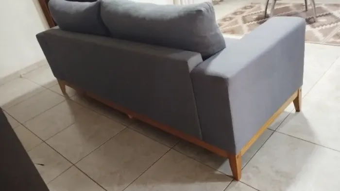 Sofá em perfeito estado e moderno 