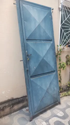 Portão de ferro 2,10 x 80