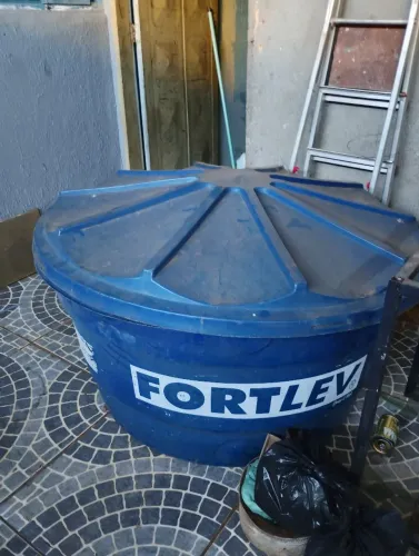 Vendo caixa de água 500L