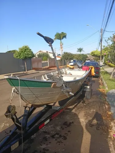 Conjunto completo de Barco e carreta motor