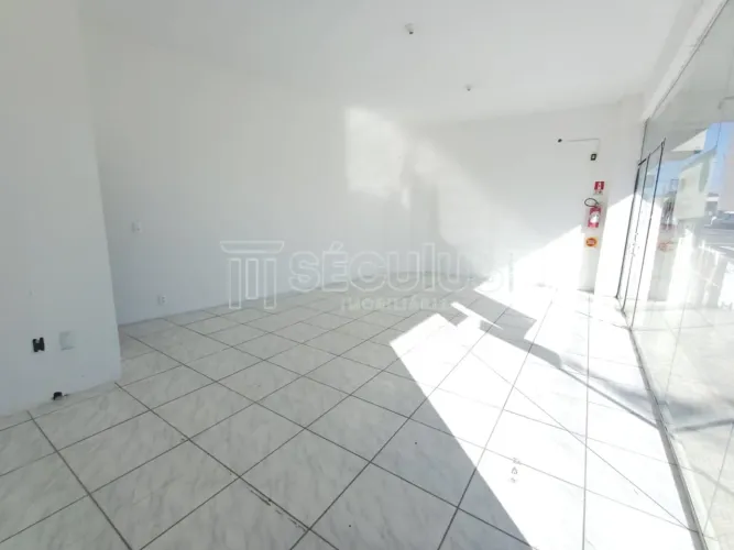 Sala comercial com ótima localização no bairro Vila Nova