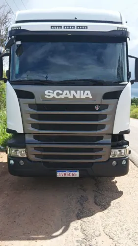Vendo Scania 6x4 R440.