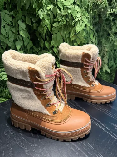 Bota Michael Kors original com acabamento de pelos tamanho 38,5