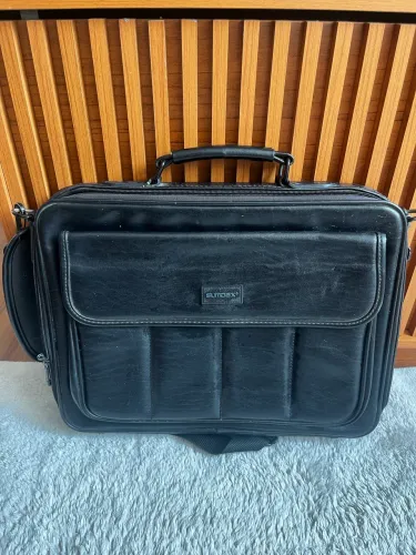 Bolsa em couro para Notebook