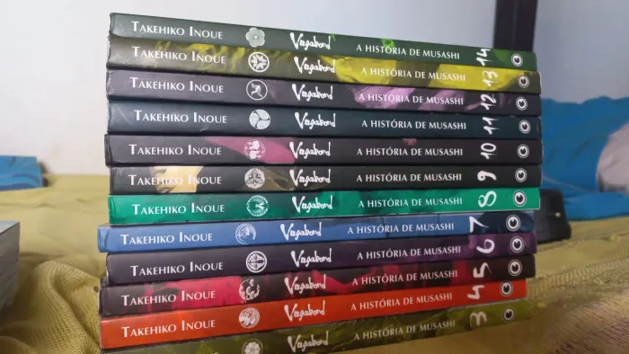Livros e mangás 