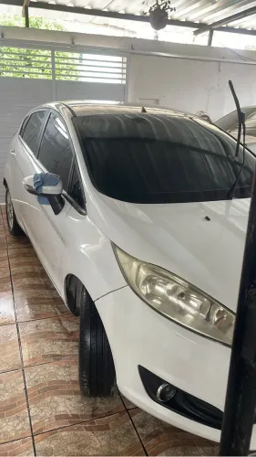 Ford Fiesta 1.6 16V Flex Aut. 5P 2014