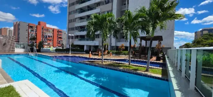 APTO ALTO PADRÃO, NASCENTE E ANDAR ALTO NO CENTRO!