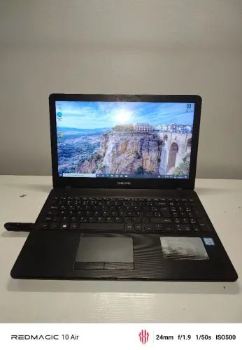 Notebook Samsung Core i3 8GB SSD 240 (Aceito Cartão)