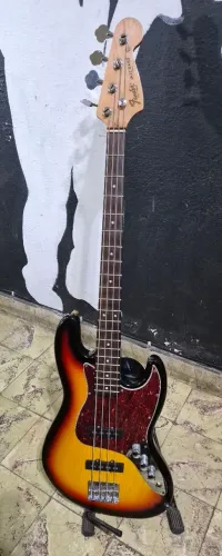 Contra baixo Fender fabricação luthier na Musical Brother