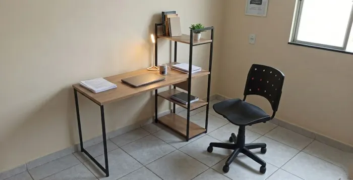 Mesa e cadeira para estudar