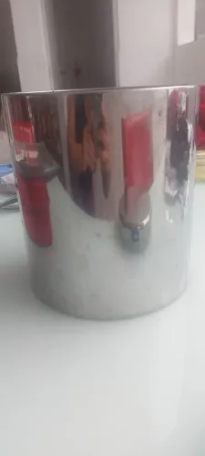Lata para guardar algo