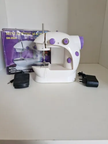 Mini maquina de costura