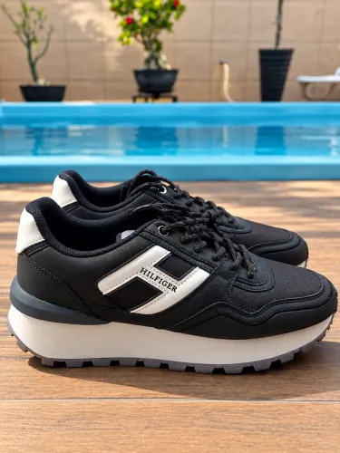 Tênis Tommy Hilfiger H-Runner Monogram Couro Original - Tam 39 BR (8 US) - Novo