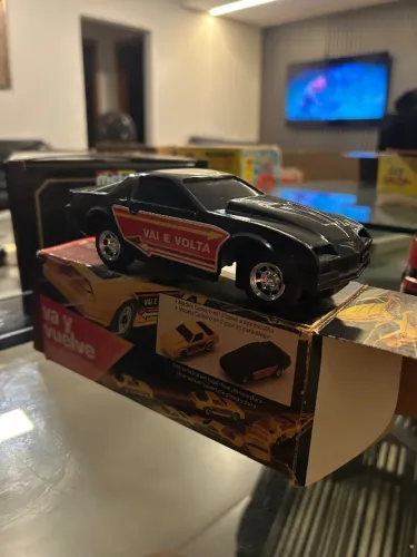 VAI E VOLTA CHEVROLET CAMARO ESTRELA